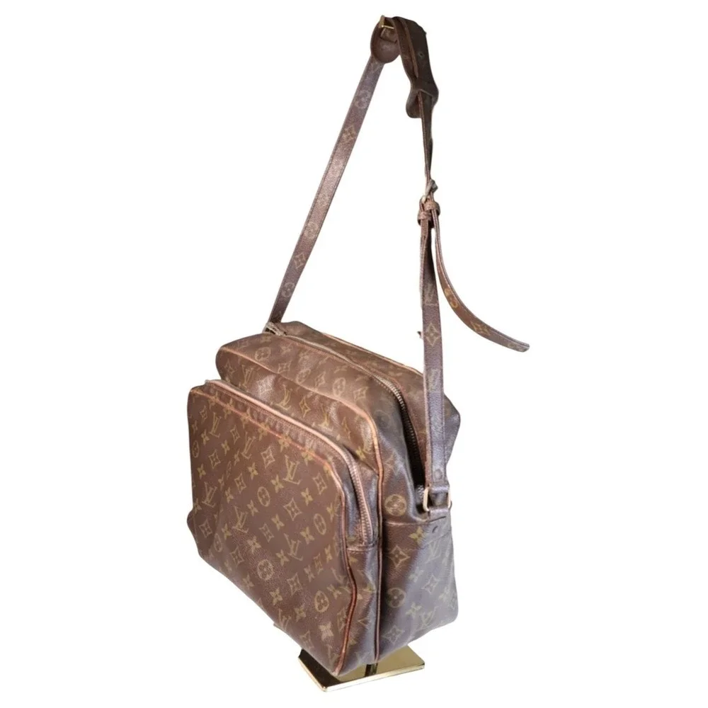 Louis Vuitton Vintage is Nile Crossbody Shoulder Bag Monogram Leather Brown